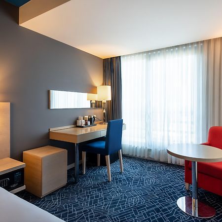 Radisson Hotel Баку Экстерьер фото